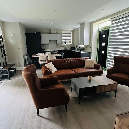 A House Designed For You… Эдмонтон Экстерьер фото
