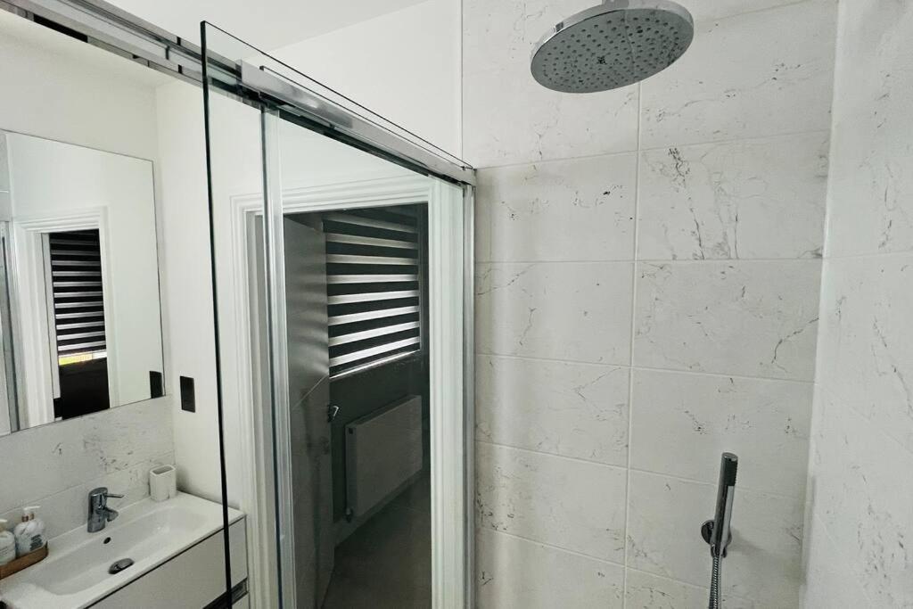 A House Designed For You… Эдмонтон Экстерьер фото