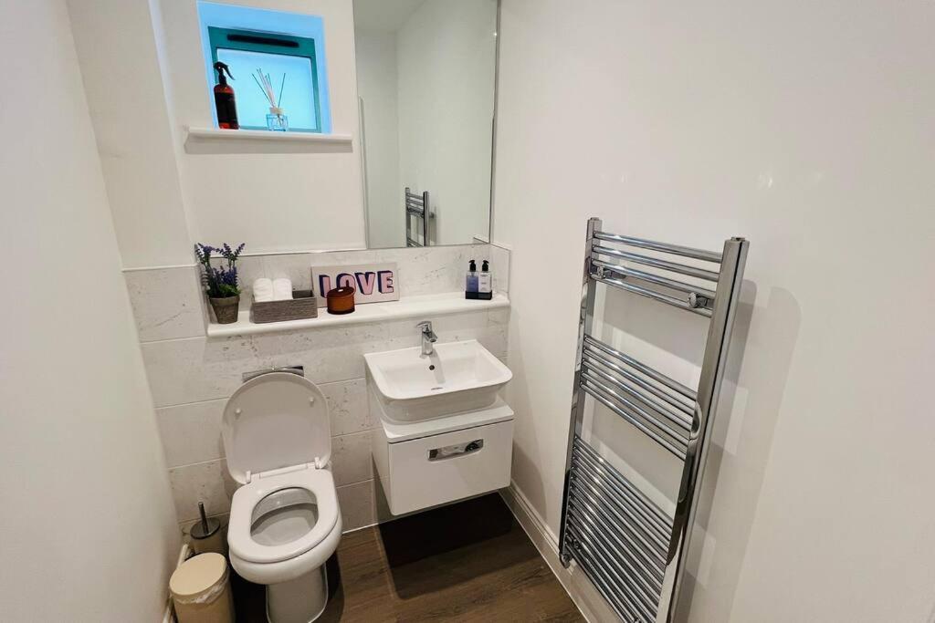 A House Designed For You… Эдмонтон Экстерьер фото