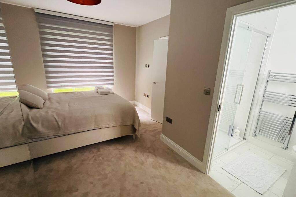 A House Designed For You… Эдмонтон Экстерьер фото