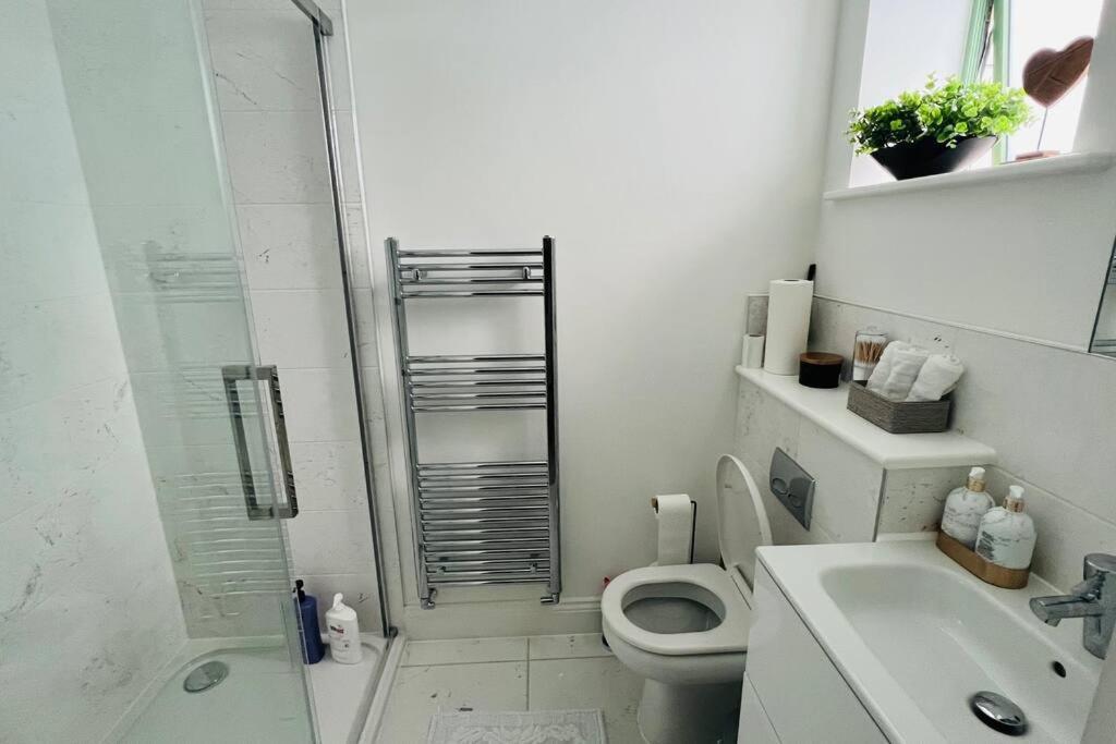 A House Designed For You… Эдмонтон Экстерьер фото