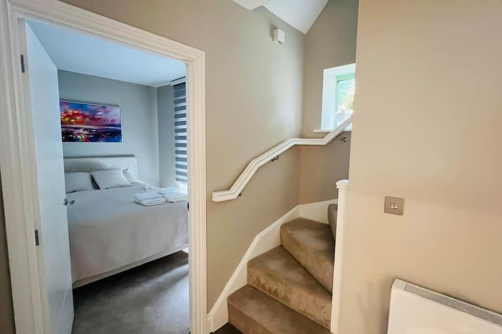 A House Designed For You… Эдмонтон Экстерьер фото